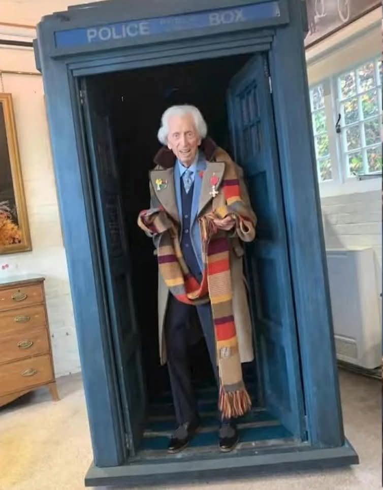 91 year old Tom Baker is still our favorite doctor ❤️