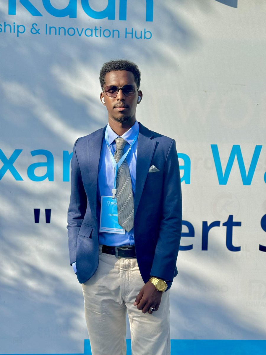 abasadenhussein's tweet image. Bismillah i&apos;m very happy and proud to be part of the Arkaan Leadership and Innovation Hub 
I recently completed the #Data_Analyst course using Microsoft Power BI.
I would like to express my heartfelt gratitude to all my classmates who started this journey finally
#Alxamdulilah