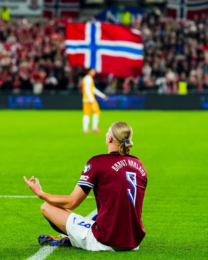 City_Xtra's tweet image. Erling Haaland vs Estonia:

2 Goals
18 Touches
8 Accurate Passes
80% Pass Accuracy
100% Shot Accuracy
7 Touches In Opposition Box
3 Duels Won
3 Recoveries
3 Shots On Target
1 Chance Created