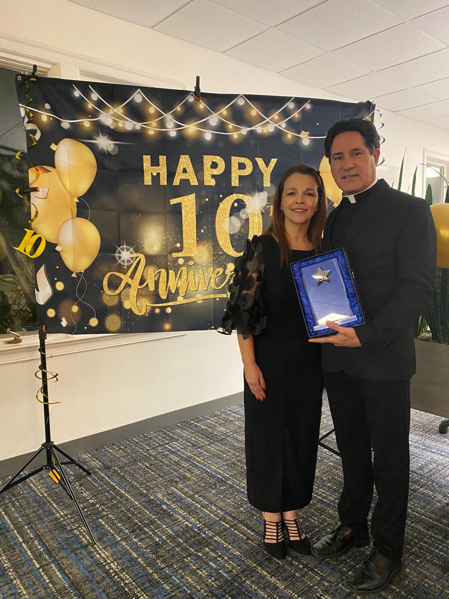 Divine Word-Chicago tweet media