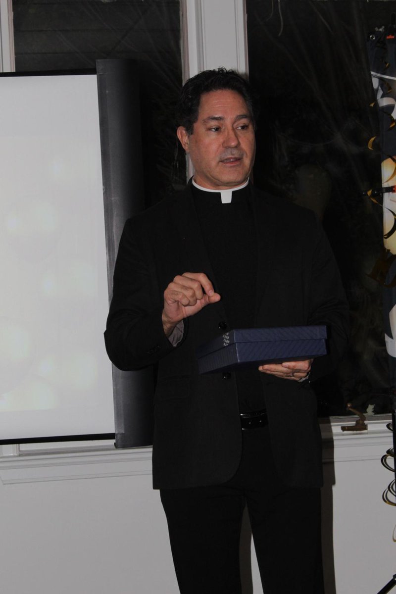 Divine Word-Chicago tweet media