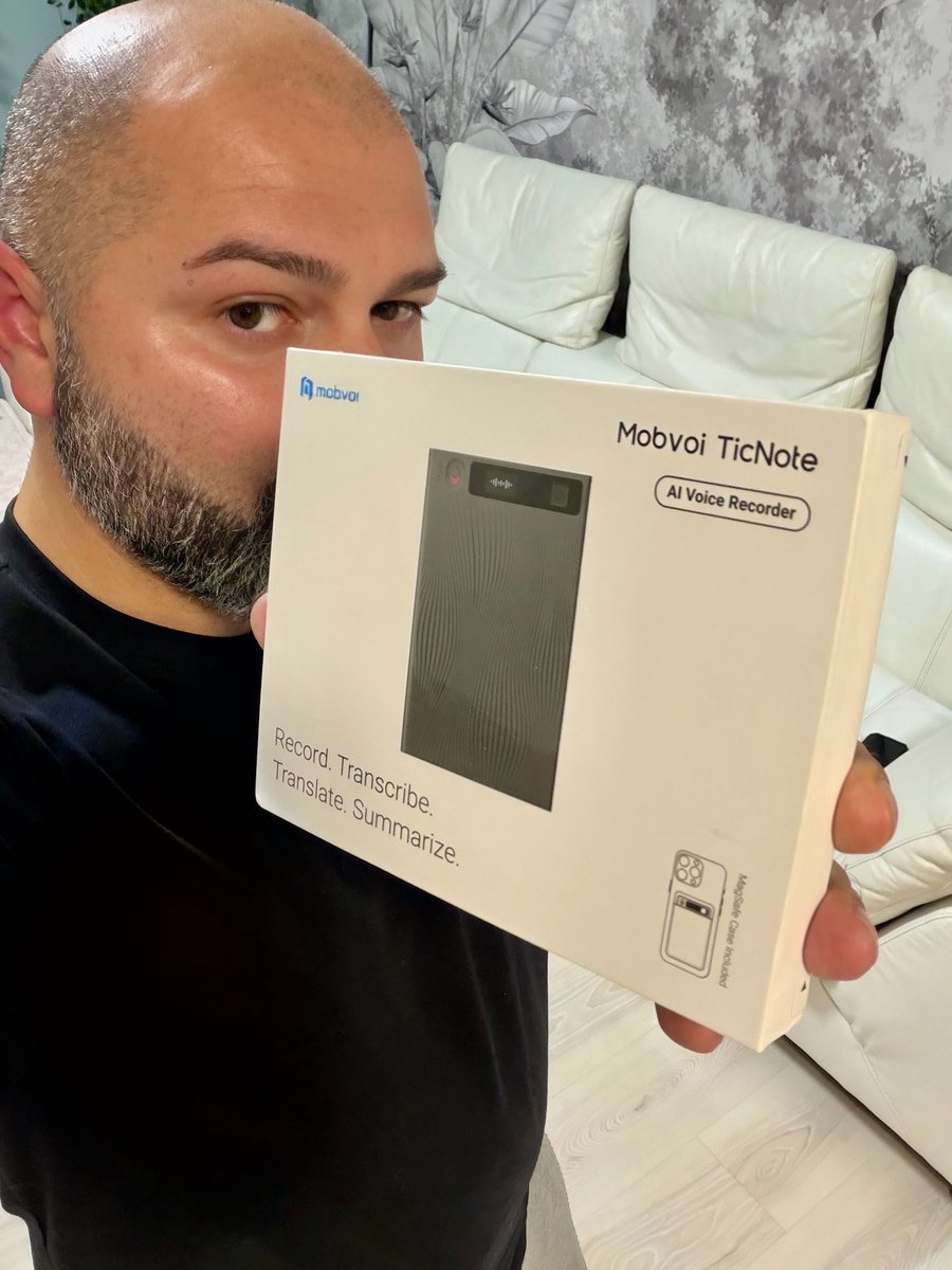 MikyAncona's tweet image. Nuovo arrivo: Mobvoi TicNote — registra, trascrivi, traduci e organizza tutto in un unico dispositivo. 🧠✨
#mikyancona #mikyanconatech #MobvoiTicNote #AIRecording #TechReview #SmartGadget #RecordingDevice #NewArrival #TechInfluencer #UnboxingTech @Mobvoi_Official