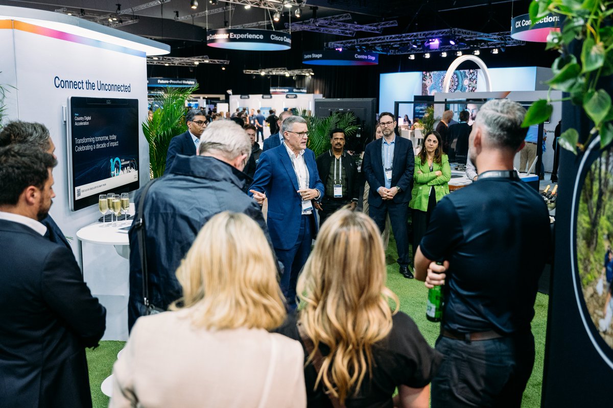 guydiedrich's tweet image. Exploring AI &amp;amp; innovation at #CiscoLiveAPJC in Melbourne! 🇦🇺 It was a great week connecting and sharing how @Cisco is empowering nations for secure AI leadership in the digital era. #CiscoCDA #LearnwithCisco