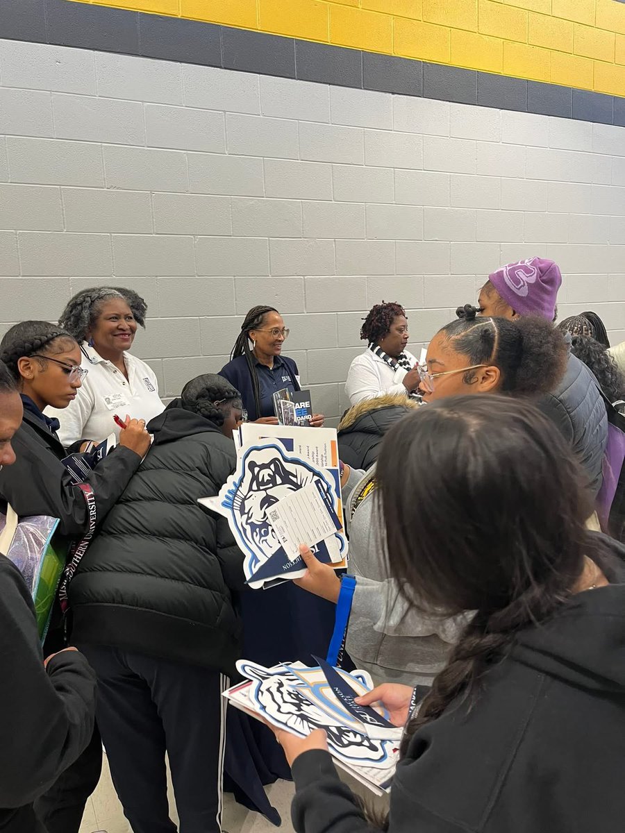 jsunaaDFW's tweet image. JSU’s enrollment continues to thrive. The JSUNAADFW Chapter is doing our part to keep that legacy alive! Help us welcome the next wave of Tigers and ensure their experience on the yard is as unforgettable as yours. Join our Recruitment Team by emailing info@dfw-jsu.org