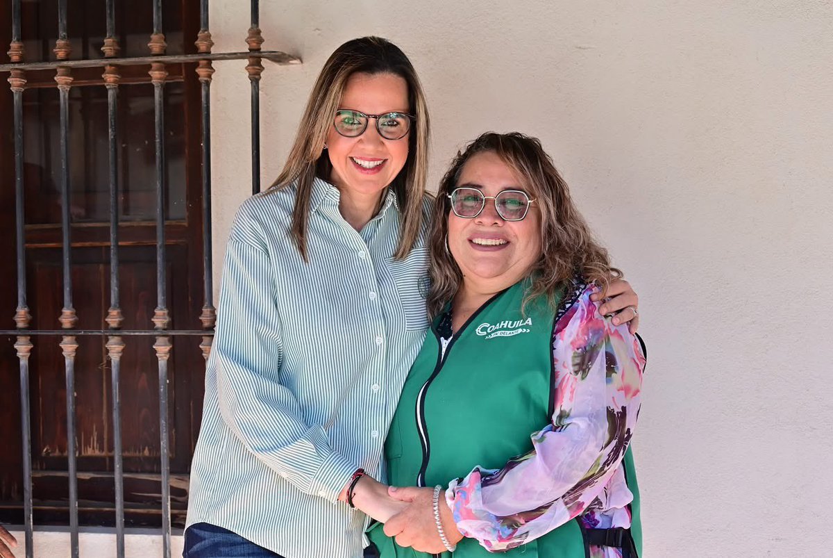 gpeoyervides's tweet image. ¡Buen jueves! ☀️

Que gustazo estar en el #PuebloMágico de #CuatroCienegas✨

La #calidez de su gente 🫶🏻 siempre me recuerda la importancia de mantener la #cercanía, estos recorridos 🛣️ son los momentos para #escuchar, #atender sus #gestiones y seguir #trabajando juntas y juntos