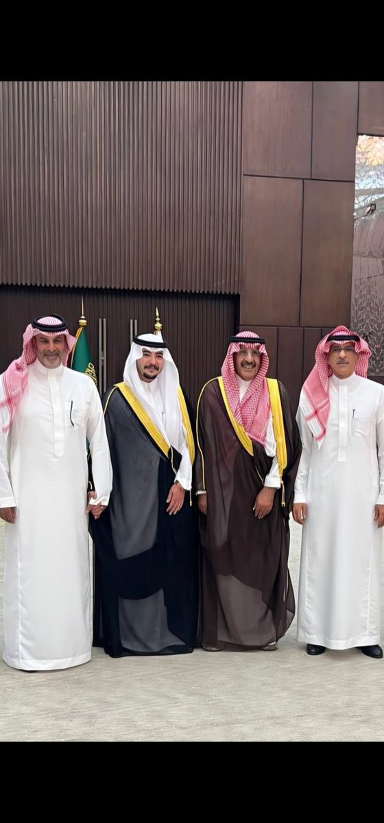 سعدت هذا المساء بحضور زواج الإبن عبدالعزيز 
إبن أخي مشعل بن عبدالعزيز نايف العريعر ... اللهم بارك لهم وبارك عليهم واجمع بينهم في خير 🤲