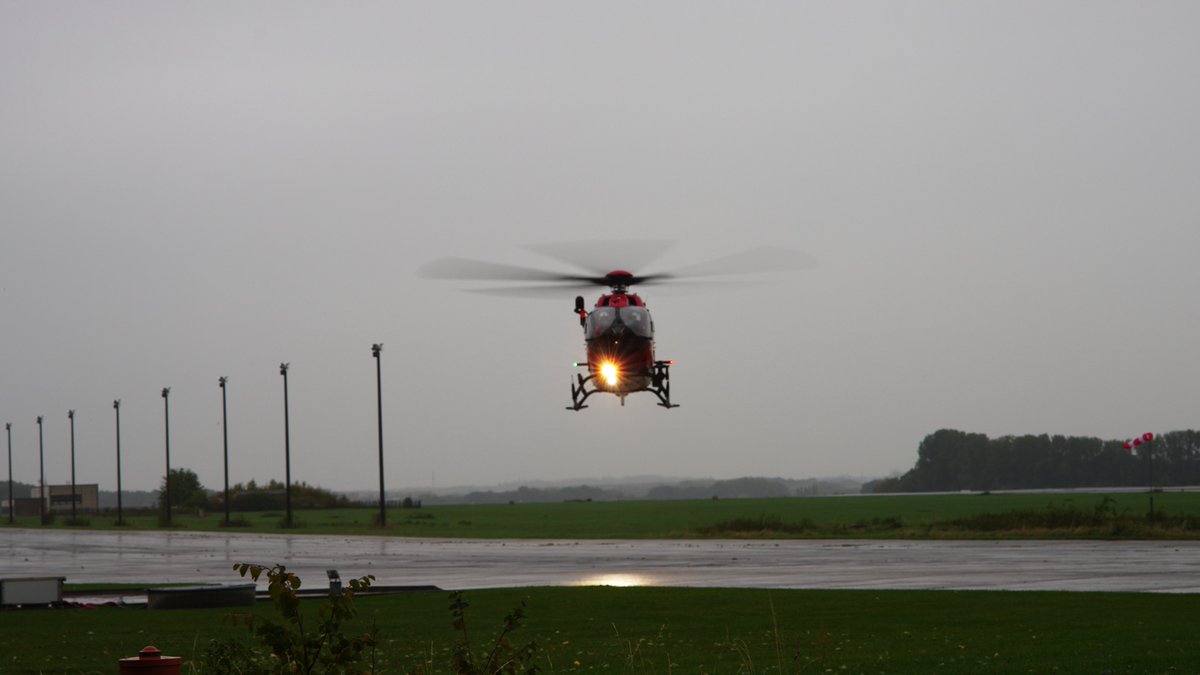 koehlhel's tweet photo. Christoph 62 DRF Luftrettung Airbus
Helicopters H145 D3 retrofit D-HILF during landing CHX62 ❤️🛬🚁

#Luftrettung #helicopter #AirRescue #Aviation #LifeSaving @helispotter_uy @HEMSSpotter @HelispotterJ @StandbyAviation @aviationmedia_T https://t.co/G474oR2V24