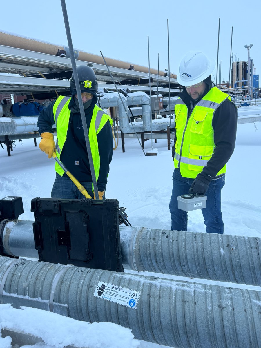 XCELgrp's tweet image. Safe, reliable CUI inspections don’t pause for weather. ❄️ XCEL uses Real-Time Radiography to inspect lines in service—even in freezing, snow-covered conditions—minimizing exposure, speeding decisions, reducing insulation removal, and maintaining reliability. #CUI #NDT #Safety