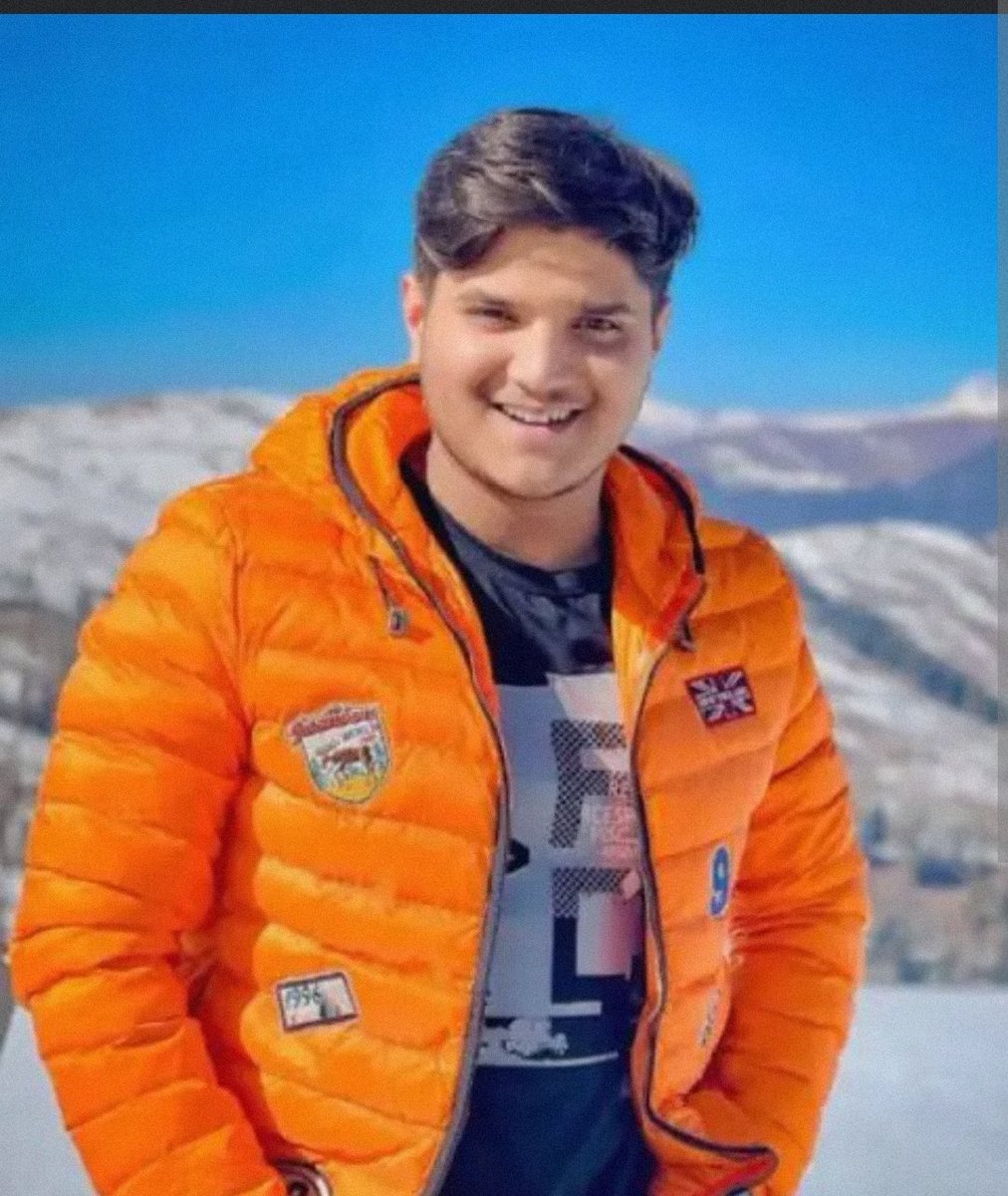 HumanBeing34061's tweet image. But i forget to  put prompts like BIGGBOSS USE MRIDHUL #scriptedbigboss