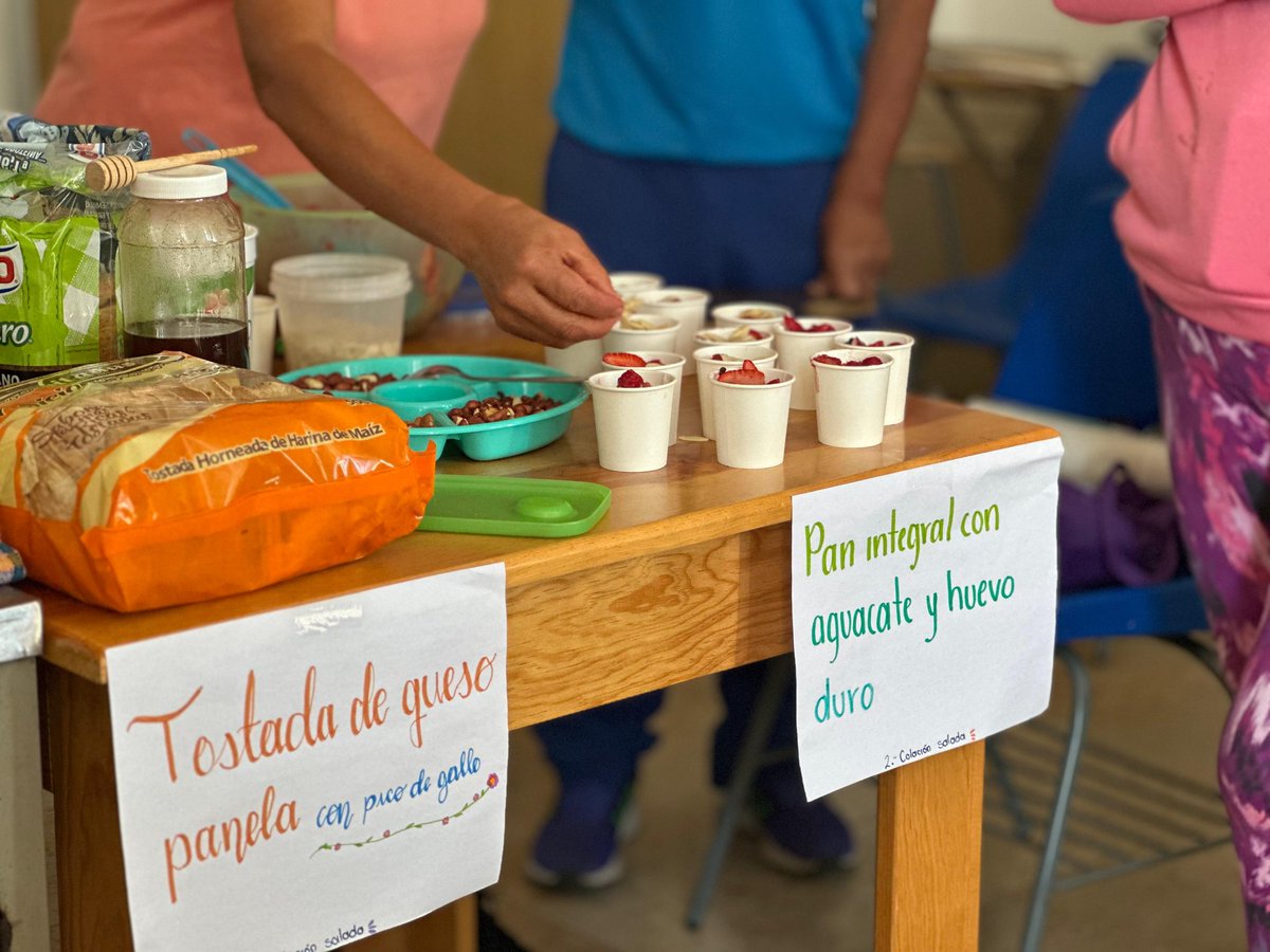 IsssteOaxaca_'s tweet photo. 2/2 Durante la jornada, se promovió la adopción de hábitos alimenticios sanos y el fortalecimiento del autocuidado para prevenir complicaciones.👌

En el @ISSSTE_mx fomentar la salud y el bienestar es un compromiso de todas y todos. 😉 https://t.co/YMXnQHxwsw
