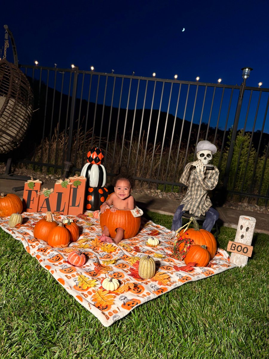 Celebrating our 2025 WECS-O-WEEN Winners!

Snapshot Showdown: A tie between Abel Vega, showing the excitement of a first trick-or-treat, and Kelsey Baumberger with true “first, second, third kid” energy.

Pumpkin Picasso: Emery Ayala with pure fall joy!