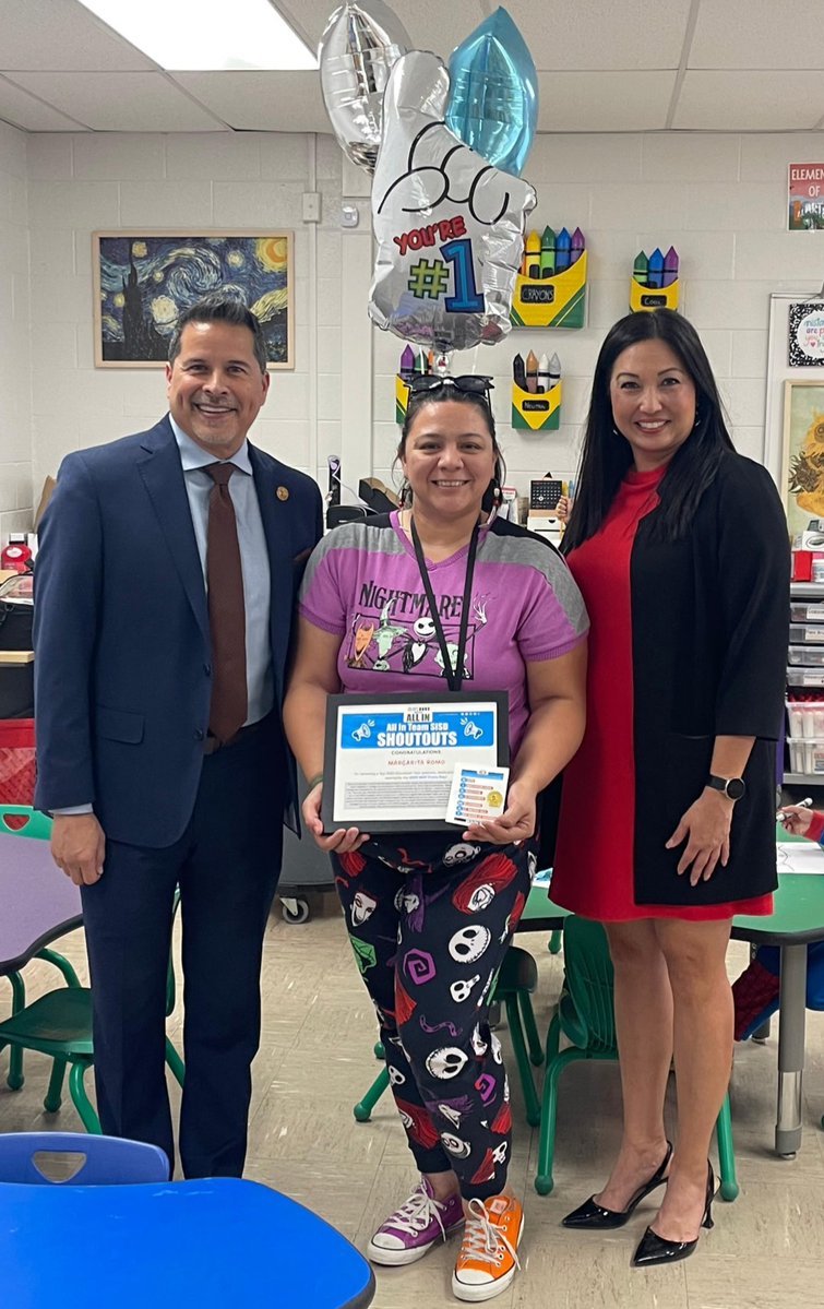 SISD_FineArts's tweet image. Congratulations to elementary art teacher from Escontrias STEAM Academy, Margarita Romo, for receiving the Top SISD Shoutout from a community member for having excellent customer service when helping parents and students! Thank you for all you do!

#TeamSISD #SISDFineArts