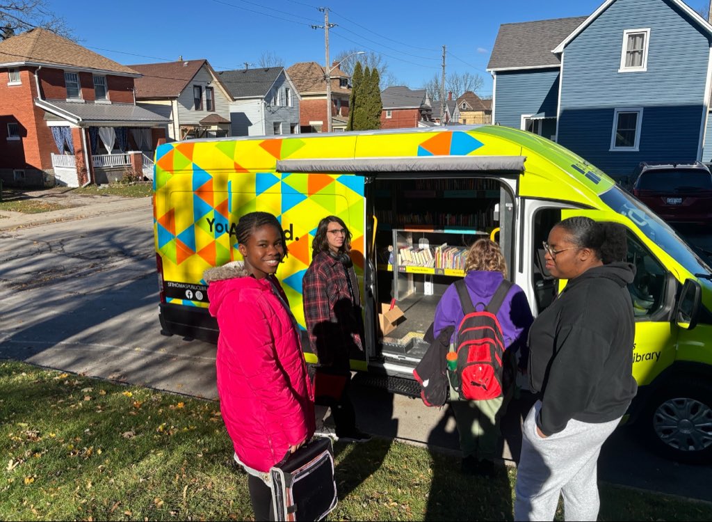 ArthurVoaden's tweet image. Today, the St. Thomas Public Library outreach van was here at lunch. AVSS students toured the van, learned about books in the collection and the teen advisory board, signed up for library cards and made buttons.