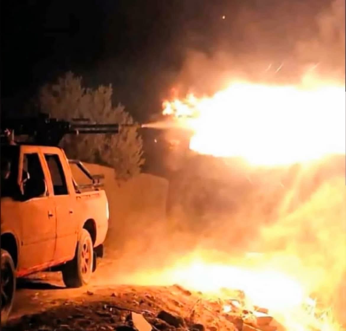 خروقات لوقف إطلاق النار تتسبب باندلاع اشتباكات 

أفاد مراسل السويداء 24 أن الاشتباكات لا تزال مستمرة على المحاور الغربية للسويداء، بين قوات الحرس الوطني من جهة وقوات الأمن العام من جهة أخرى، يتخللها استهداف لخطوط التماس بواسطة الطائرات المسيرة وقذائف الهاون. 

مصادر ميدانية اوضحت