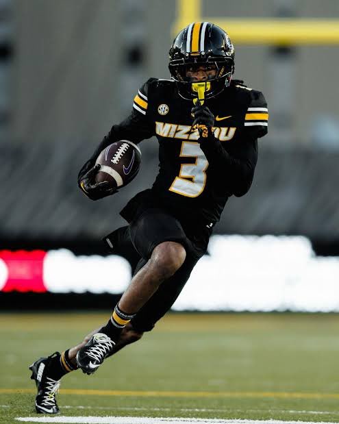 Cameran Sharp tweet media