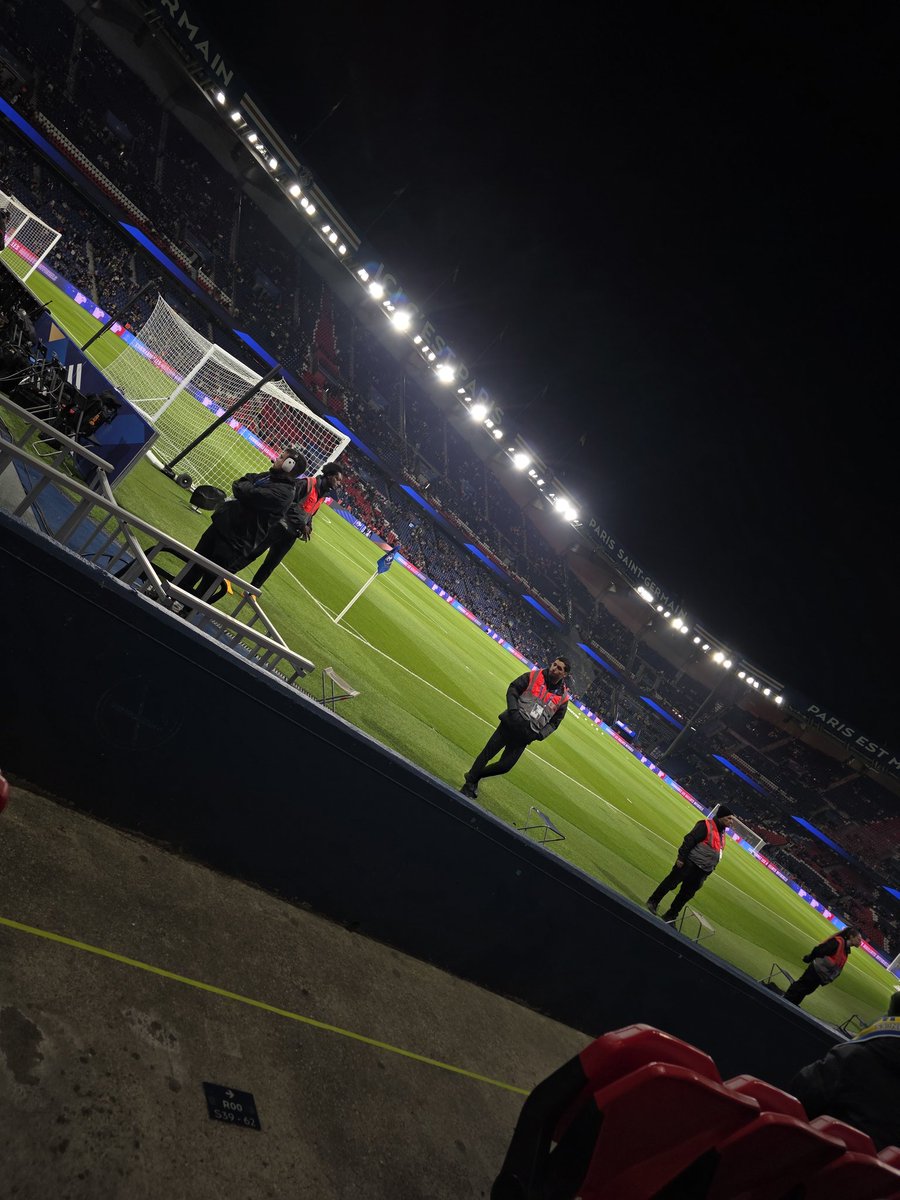 Ce soir France Ukraine,  un match rempli de symbole et d'émotion 🇺🇦🇫🇷

#FRAUKR