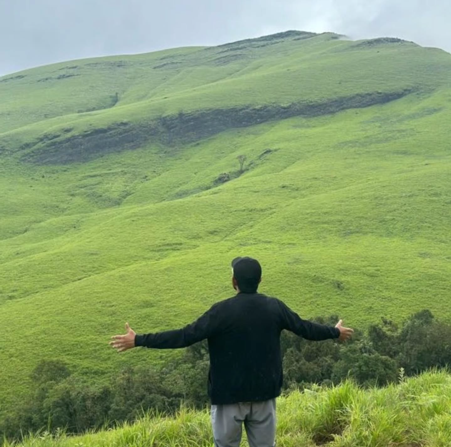 Gm all,

I got lost in the middle of Office work and personal probs, so wasnt able to drop any art ,everything will back to normal in the upcoming days and need some break from the IRL world

Hows ur life goin and what are your goals before 2k25 ends ?