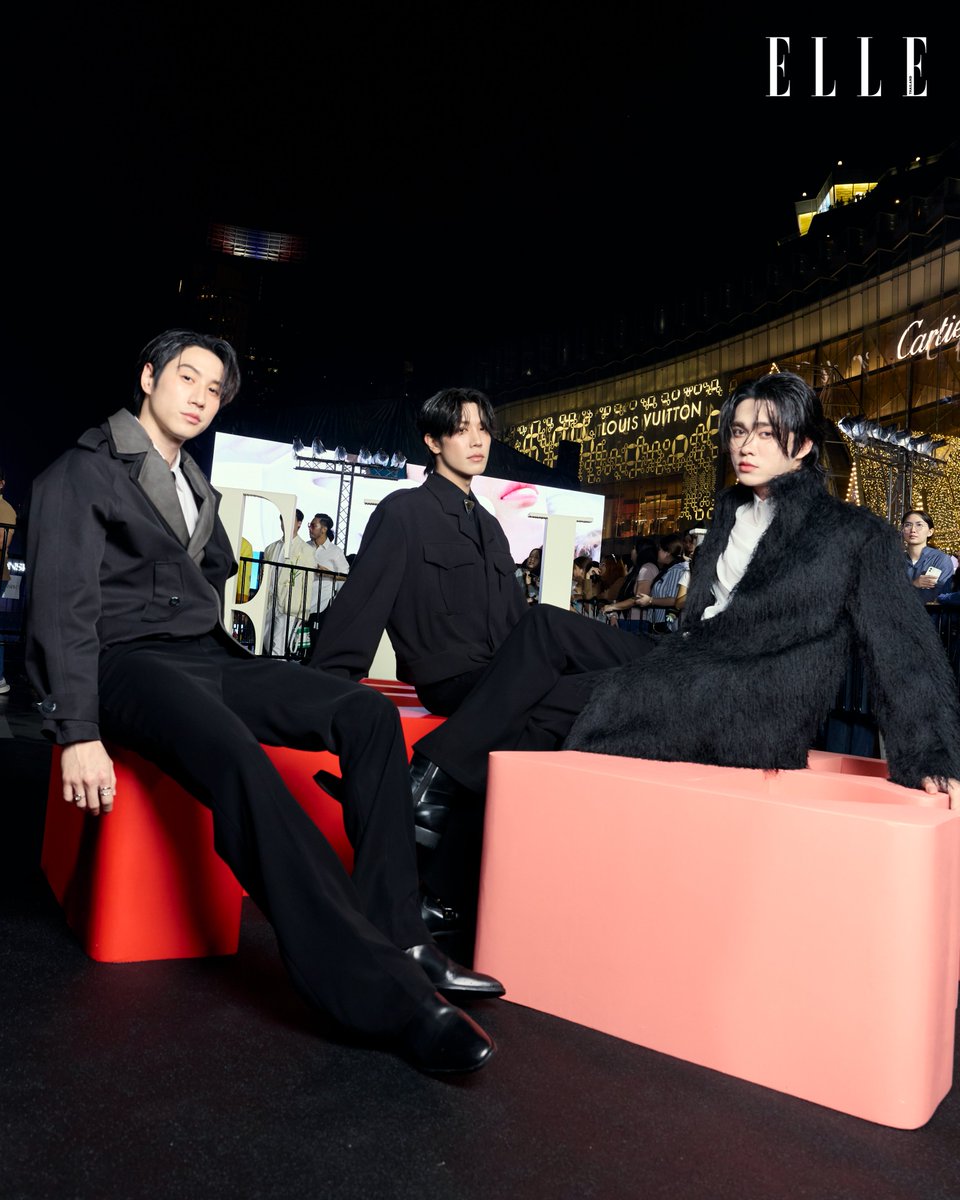 ELLEThailand's tweet photo. #ELLEExclusive เก็บตกภาพของ 3 หนุ่ม ไบร์ท รพีพงศ์ @brightrpp_ เกรท สพล @MisterGrtsp และ บูม ธราธร @besevboom ที่มาร่วมชมโชว์ Theatre ที่ส่งท้ายค่ำคืนแรกของงาน ELLE Fashion Week 2025

#EFW2025
#SeeYouAtTheTent
#ELLEThailand
#EFW25ATICONSIAM
#brightrpp #grtsp #besevboom https://t.co/pG2FDQLIEj