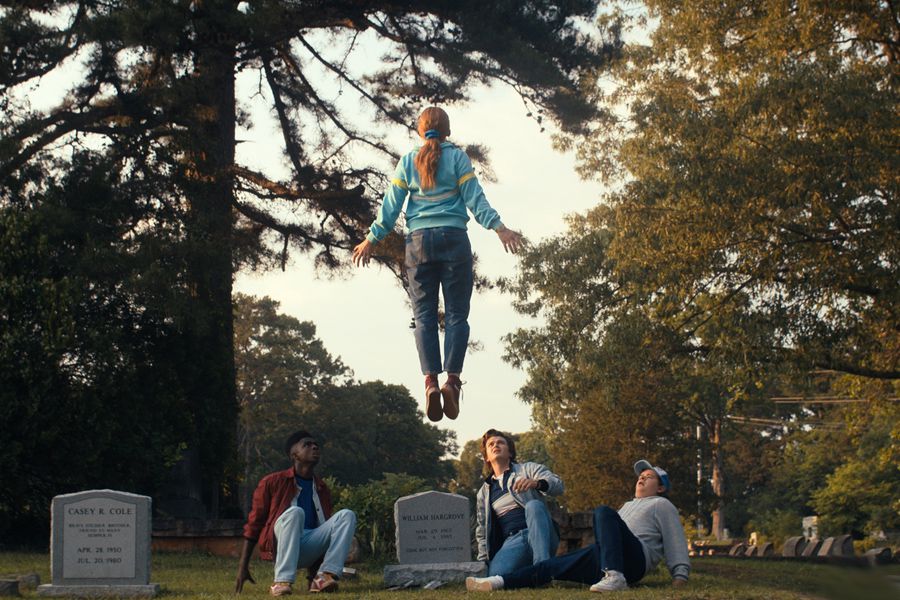 Techorigins001's tweet image. The Sony Walkman was the first portable cassette player invented in 1979, allowing people to listen to music anywhere.
Max’s Walkman scene still goes hard.
Just in time for Stranger Things Season 5! Stay tuned for our podcast episodes.
#StrangerThings #technology #TechOrigins