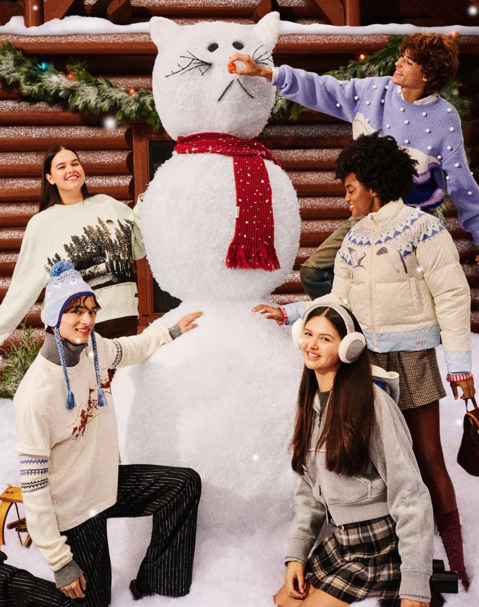 🚨| Taylor Swift’s holiday collection is OUT now!