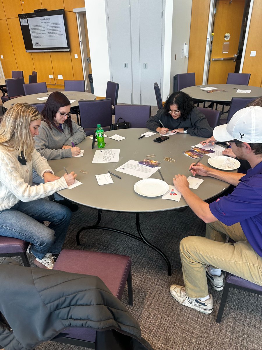 We were honored to sponsor and participate in JMU’s College of Business Veterans Appreciation Day! 🇺🇸💜

Our team and student ambassadors wrote postcards thanking veterans for their service and sacrifice.

#VeteransAppreciation #JMUDukes #COFCU