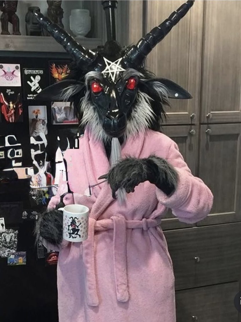 -¿Qué llevas puesto ?, mándame foto.
-Yo :