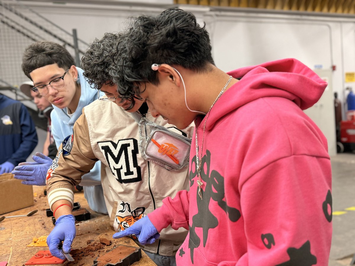 Brian Flores tweet media