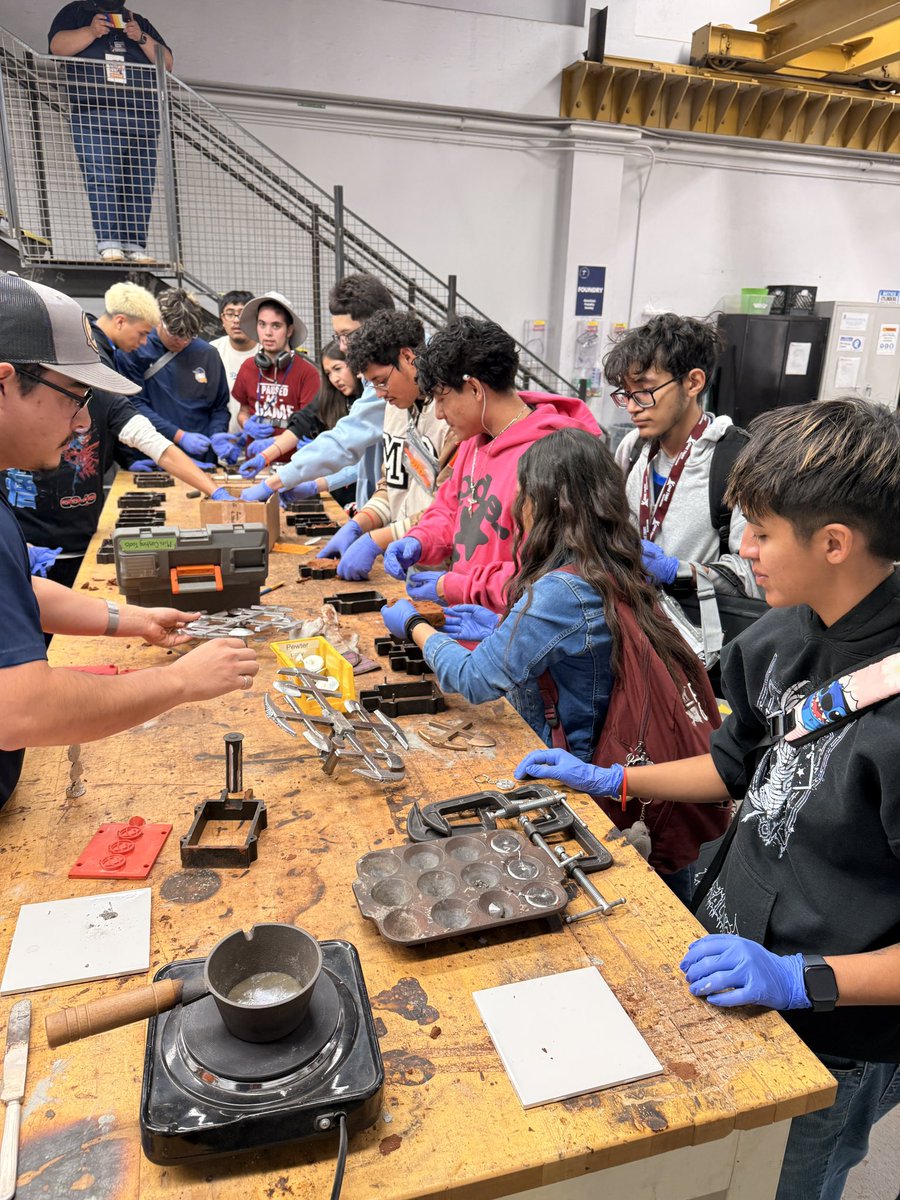 Brian Flores tweet media