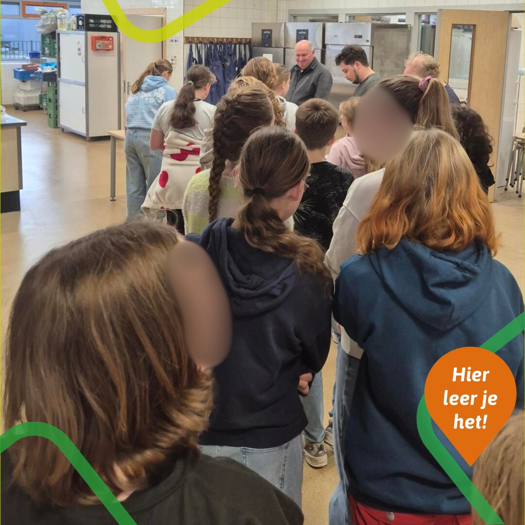 🍎 Samen ontbijten op school! 🥐✨
Vandaag genoten we van een speciaal schoolontbijt 🥣 met alle leerlingen van leerjaar 1. 
Aan tafel met je klasgenoten. Even rustig eten, kletsen 😄 en lachen 😂, zo start je de dag echt goed ☀️.

#samen #schoolontbijt #goedestart #aeresvmbo