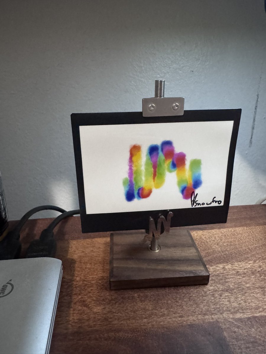 <a href="/squiggleDAO/">SquiggleDAO</a> <a href="/ArtOnBlockchain/">Erick / Snowfro / 🦩 / LAO / #️⃣ / 🔴</a> gm 📸