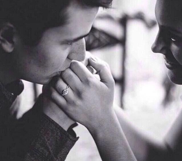 وإني أراك بعين قلبي جنةٌ
     يامن بك مرُ الحياةِ يطيبُ..♥️