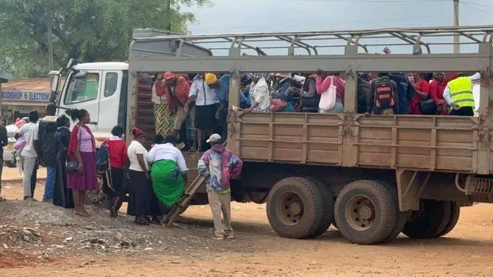 odinga_gideon's tweet image. They keep us poor so that we can kneel down before them.
At least today&apos;s supper has been catered for 
Poverty is a very bad thing for my kambas .#AfroPianoSundays