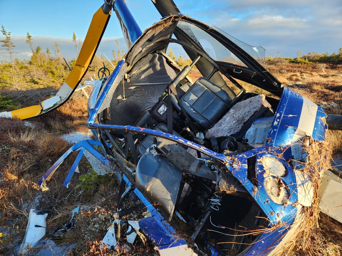 On 12 Nov, JRCC tasked 103, and 413 #SAR squadrons Gander and Greenwood for a helicopter crash near Burgeo, Newfoundland. Everyone was rescued and transported to hospital in good condition. #RESCUE