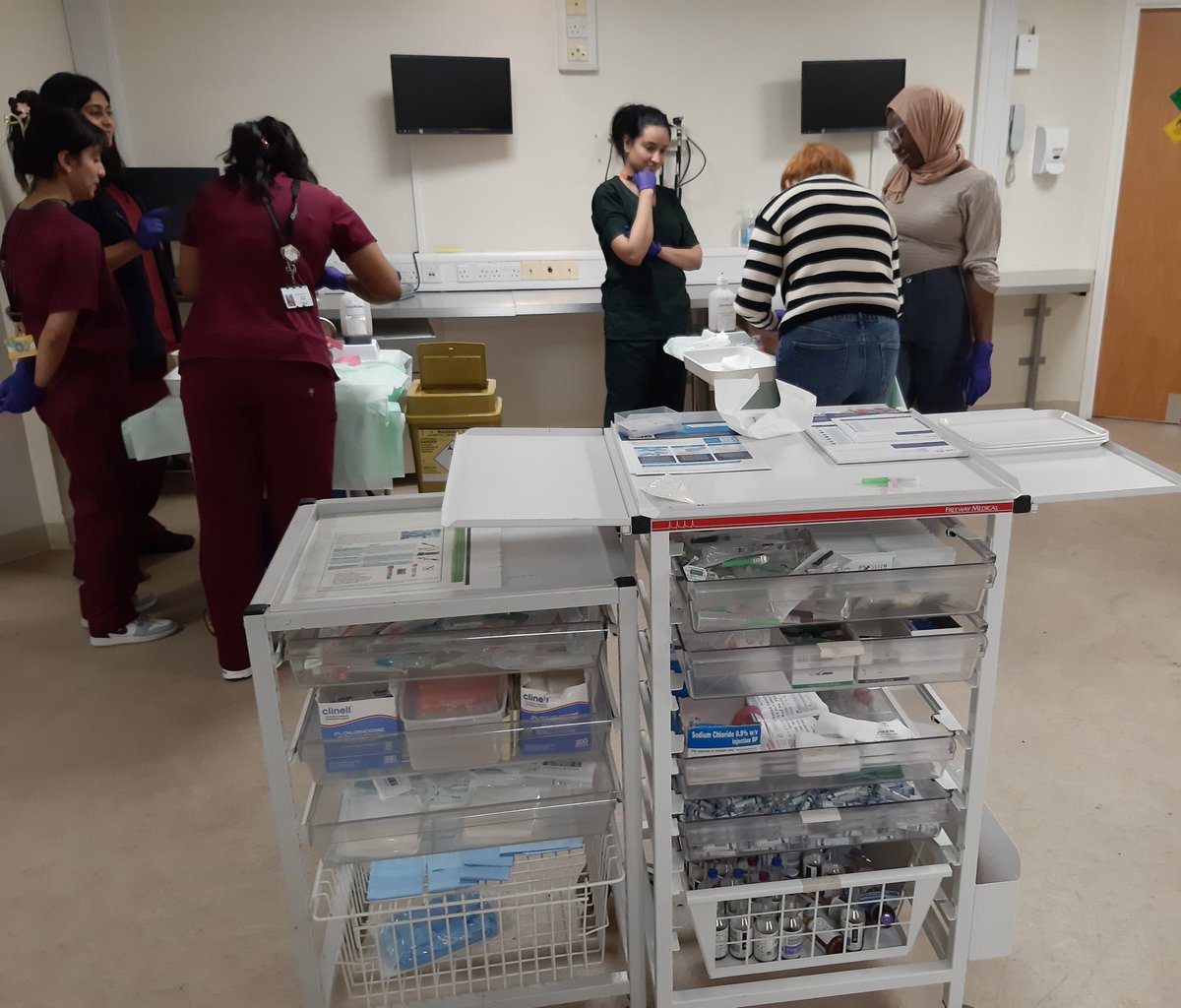 NUH_CS's tweet image. A busy afternoon at Clinical Skills today delivering cannulation and venepuncture training. Do you have staff members wanting to develop these skills? We can help!! Spaces are available on our upcoming sessions. To book, please email naomi.hummel@nhs.net