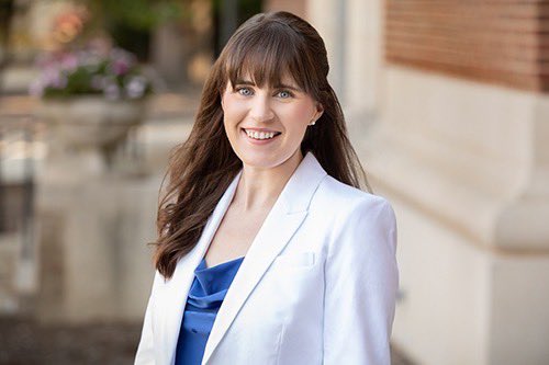Misinformation, politics, and breakups. 

A new study from communication professor Emily Van Duyn explores how political misinformation and disinformation can not only deepen divides between communities but also strain romantic relationships. 

Learn more: las.illinois.edu/news/2025-10-1…