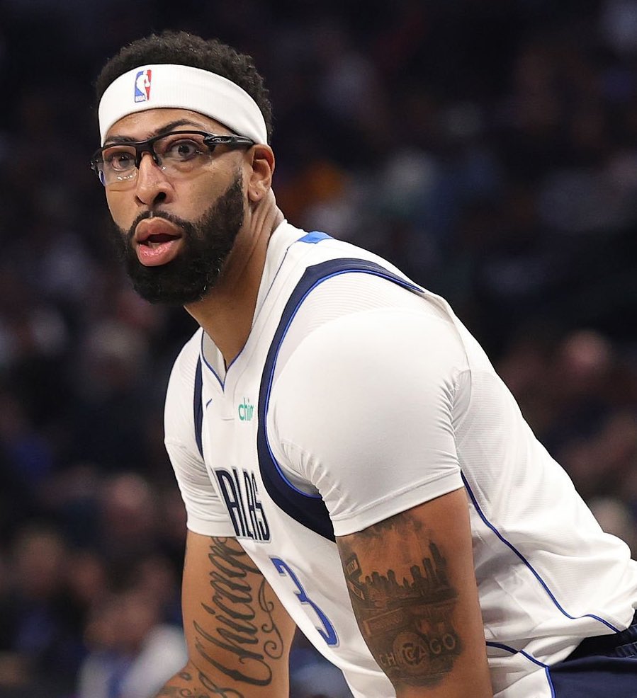 GSWBallReport's tweet photo. Would you Trade for Anthony Davis? https://t.co/H3xTBKT7tW