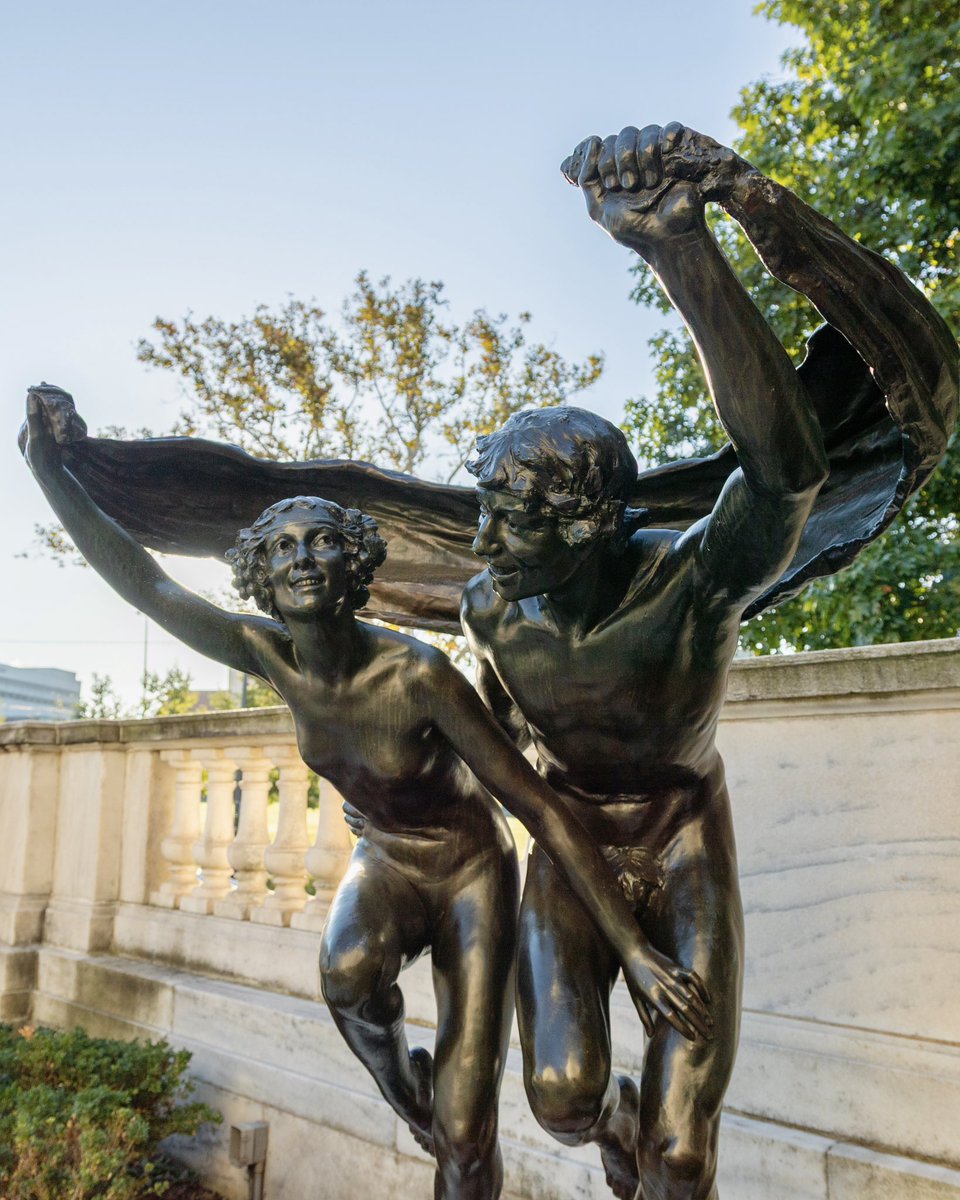 ClevelandArt's tweet photo. Romanticizing fall by strolling around Wade Lagoon ✔️🍂✨ https://t.co/ZPS6dNZ5vY
