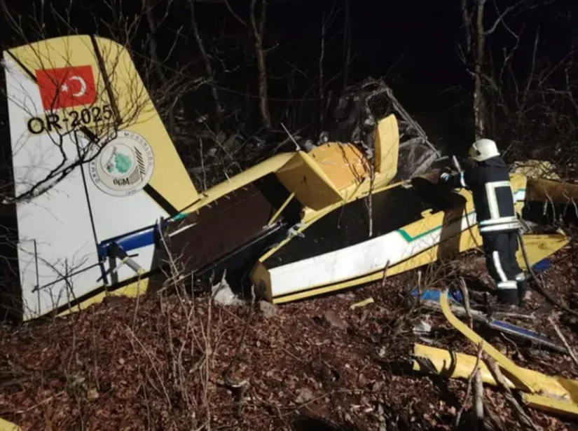 HurriyetiHaber's tweet image. Hırvatistan’da bakım uçuşu yapan Orman Genel Müdürlüğü’ne ait yangın söndürme uçağı düştü.
Tarım ve Orman Bakanı İbrahim Yumaklı, pilotun şehit olduğunu açıkladı.
#Hırvatistan #uçakkazası #OGM #şehitpilot