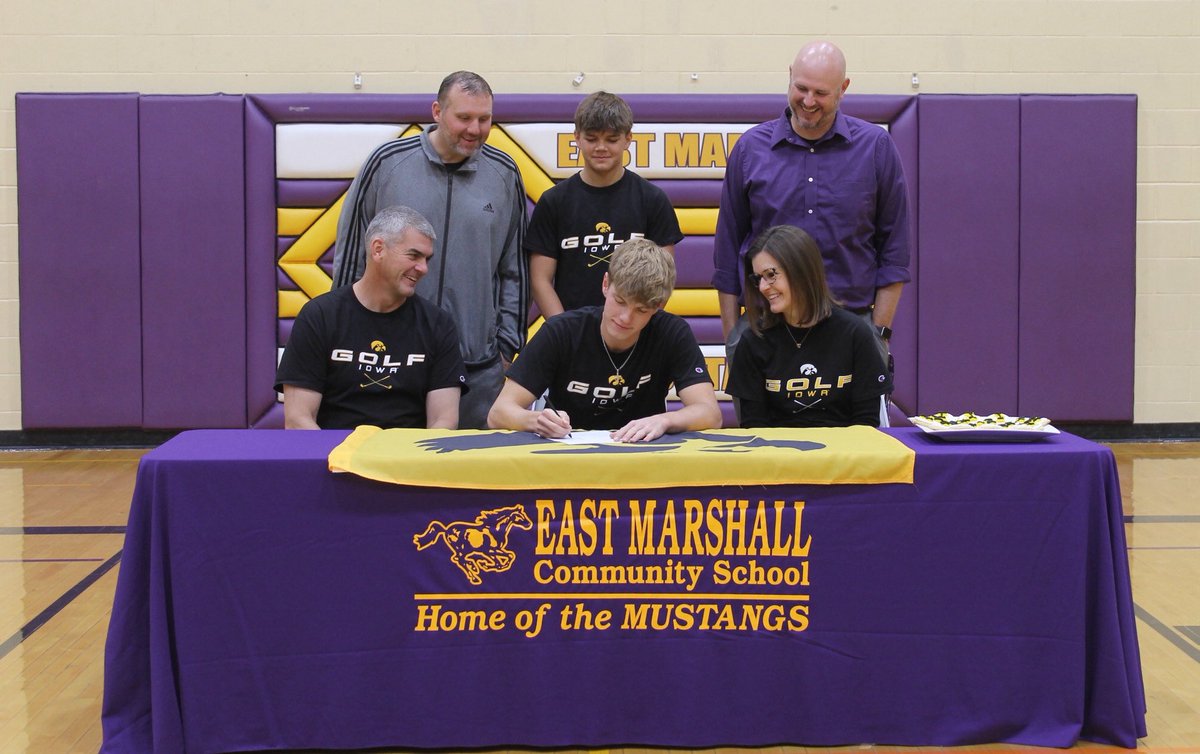 EMMustangsGolf's tweet image. Congratulations to Cody!  Our first of many D1 golfers!