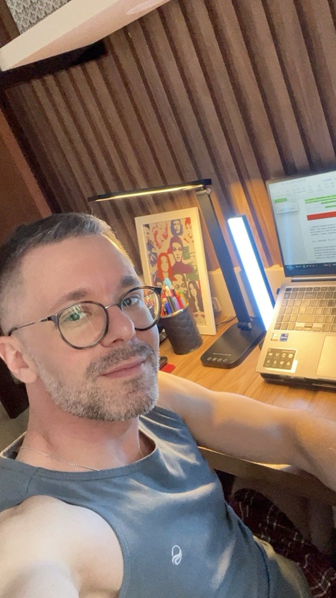 oproprioconc's tweet image. Tô aí, firme e forte.
Não sei se tão forte, mas firme .
Não sei se tão firme, também!