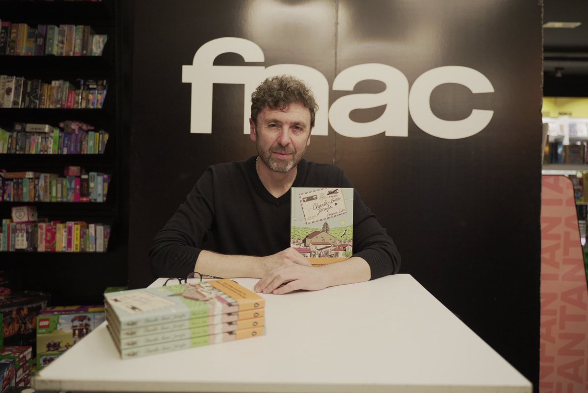 Fnac_ESP's tweet image. ‘Charles Loves Josefa’ es el retrato de una época concreta, la España de 1951. Un ‘Bienvenido, Mr. Marshall’ basado en hechos reales muy directo, cuidado y con  el estilo único de @ferminsolis2 

¡Merecidísimo Premio Fnac-@SalamandraGraph 2025!

Encuéntralo en…