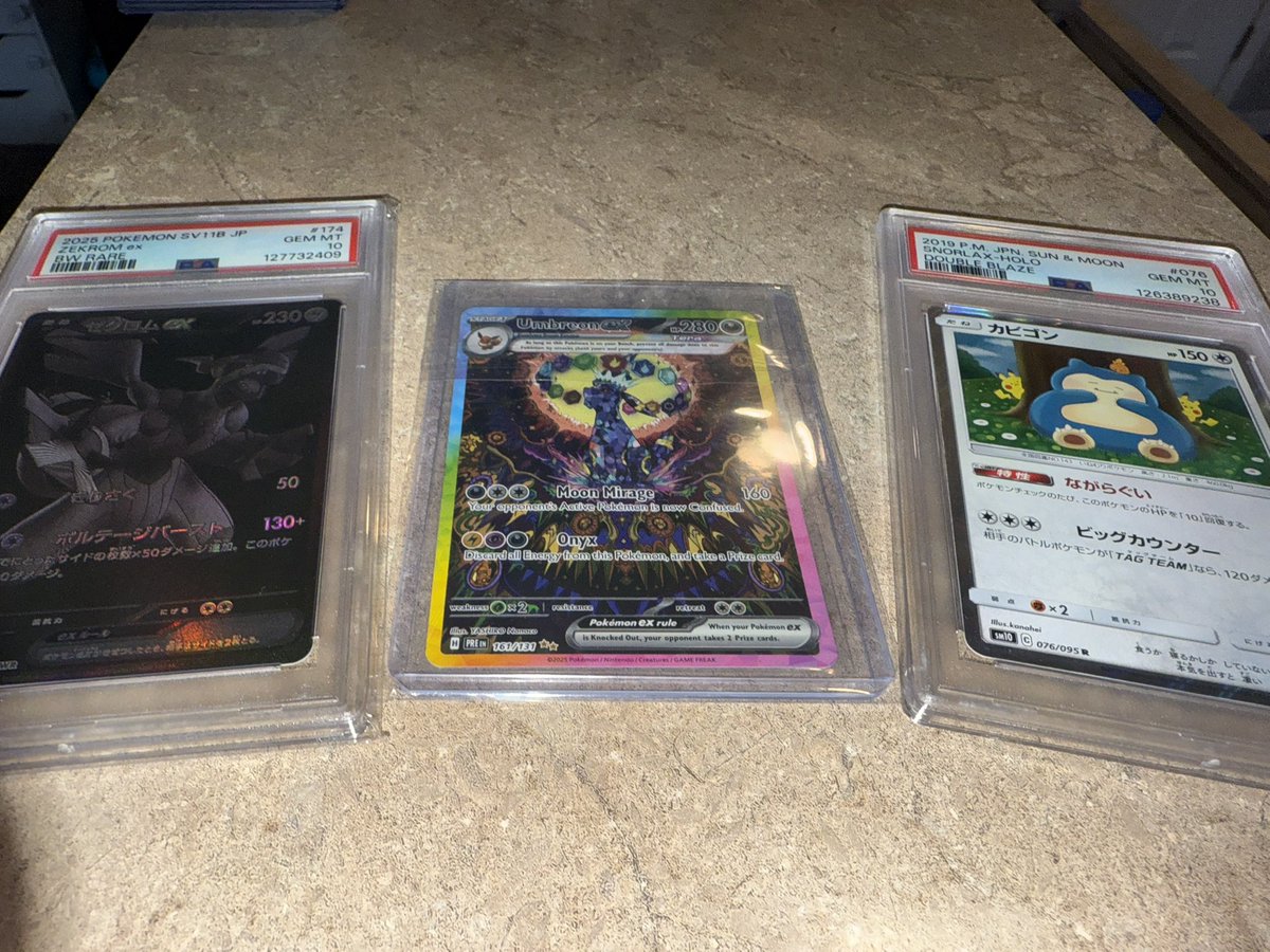 I love Poke mail days🔥 BW from <a href="/CardboardPC/">Cardboard PC</a> Sunbreon from <a href="/paullydoughnuts/">Paullydoughnuts</a> ☀️💥