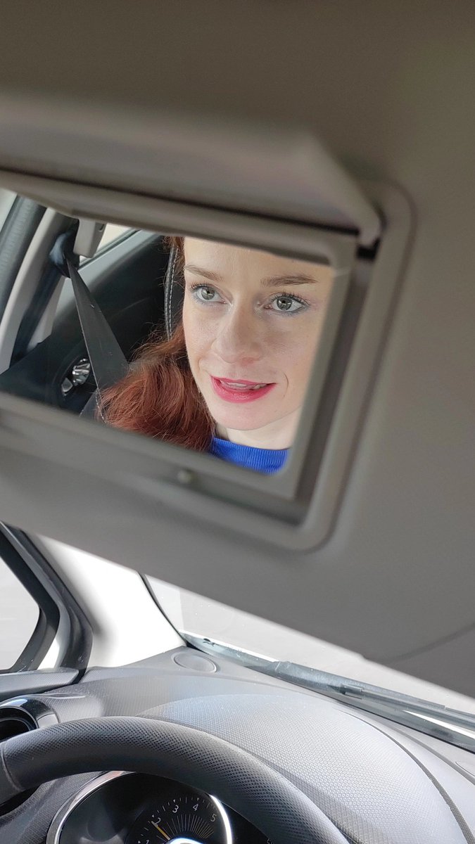 Littlefoxyy07's tweet photo. Un petit #JeudiSourire en voiture 😊

@PartageDefiHot
@OrgasmicGroup
@nofacemodele
@AlexSalonX
@VirtuAss
@Body_Art_be_fr
@frenchieswild
@hotmodelsOMG https://t.co/L8dQOU84kZ