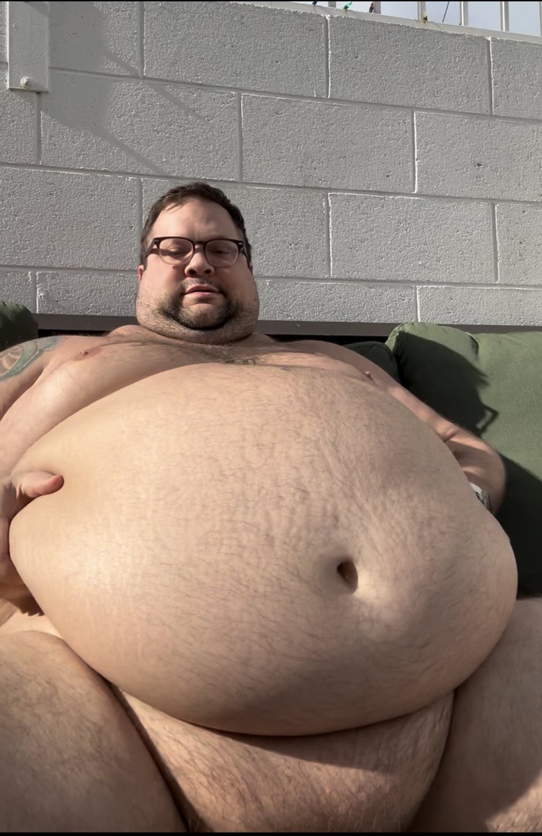 Grrth13's tweet photo. Nearly 300 extra pounds of weight gained… what do you see? https://t.co/8D9PnEhNop
