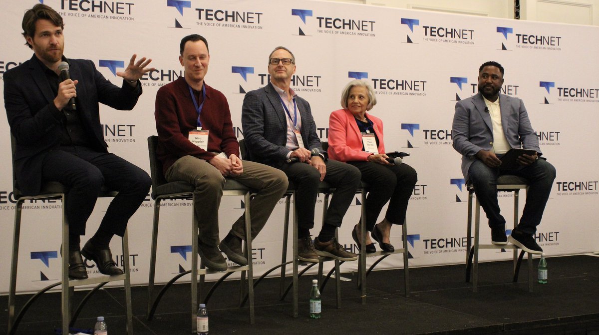 TechNetUpdate's tweet image. During #TechNetSPC25 panel Innovation Meets Regulation: The Future of Health Care Policy, led by @TechNetSW, we heard from @PamelaBeidle and industry leaders @UnitedHealthGrp, @HimsHersComms, and @TeladocHealth about how innovation can improve access and efficiency.