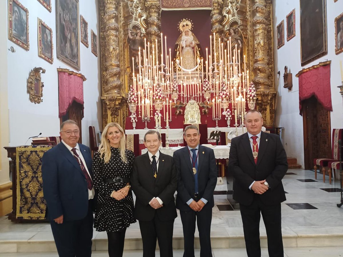 La Hermandad Universitaria asistió el 2 de noviembre a la Función Principal de María Santísima de la Caridad, Titular de la querida Hermandad del Buen Suceso.