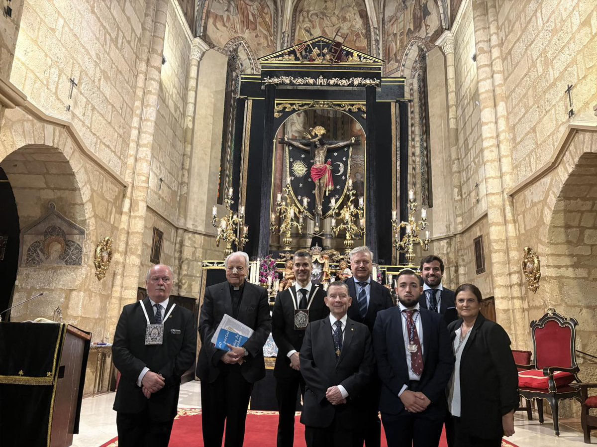 La Hermandad Universitaria asistió el 5 de noviembre de 2025 a la Función del V día del quinario en honor del Santísimo Cristo del Remedio de Ánimas, Titular de la querida Hermandad de Ánimas