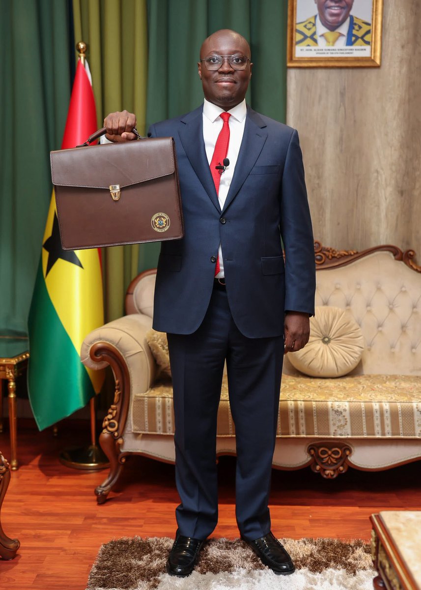 Thomas_Ampem_'s tweet image. You have heard it, you have seen it — indeed, Ghana is working again!

From renewed hope to visible progress across sectors, the signs are clear that our nation is on the path of growth and transformation.

Let’s continue to play our part, stay united, and keep pushing forward.…