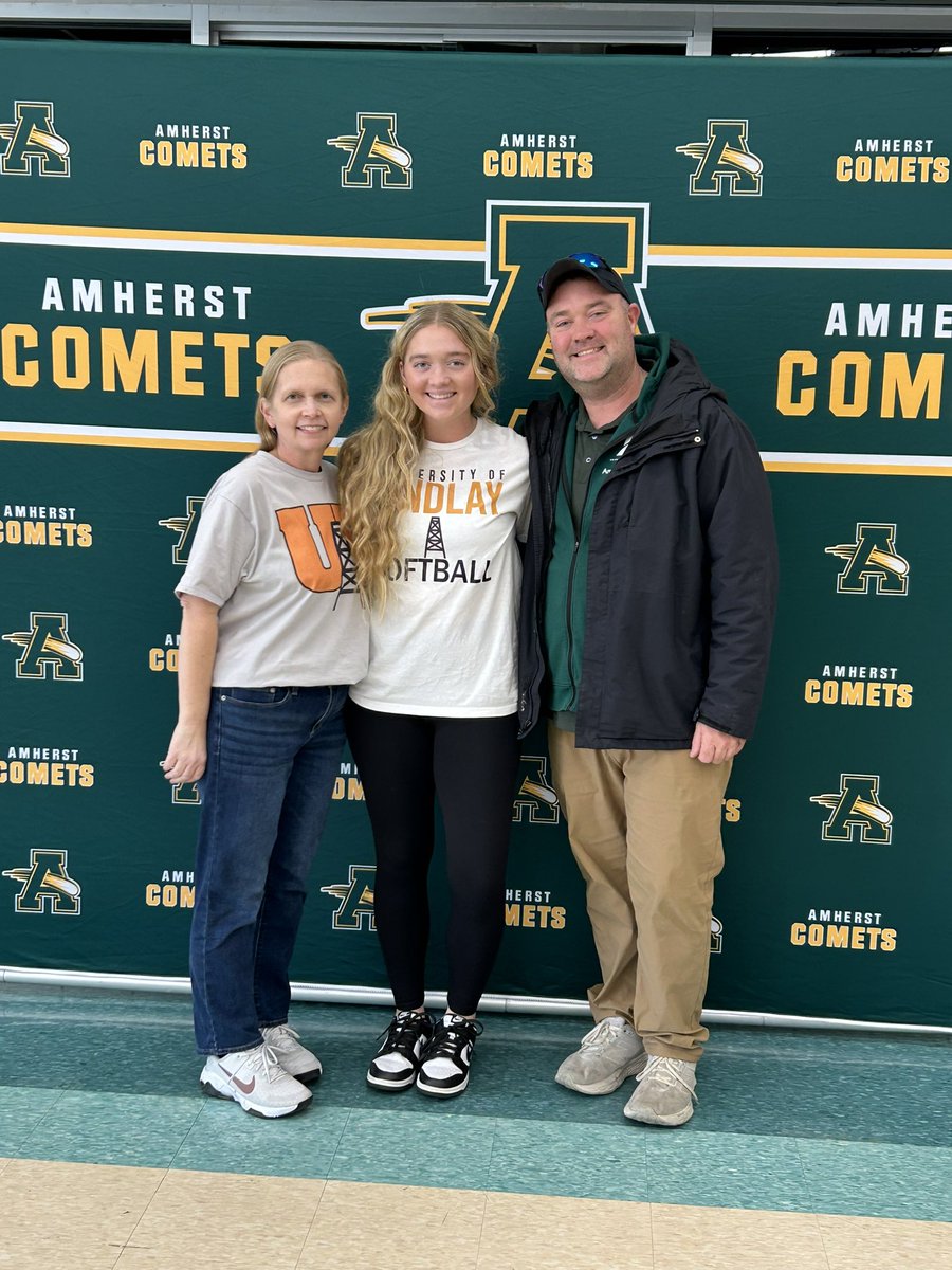 Amherst Softball tweet media