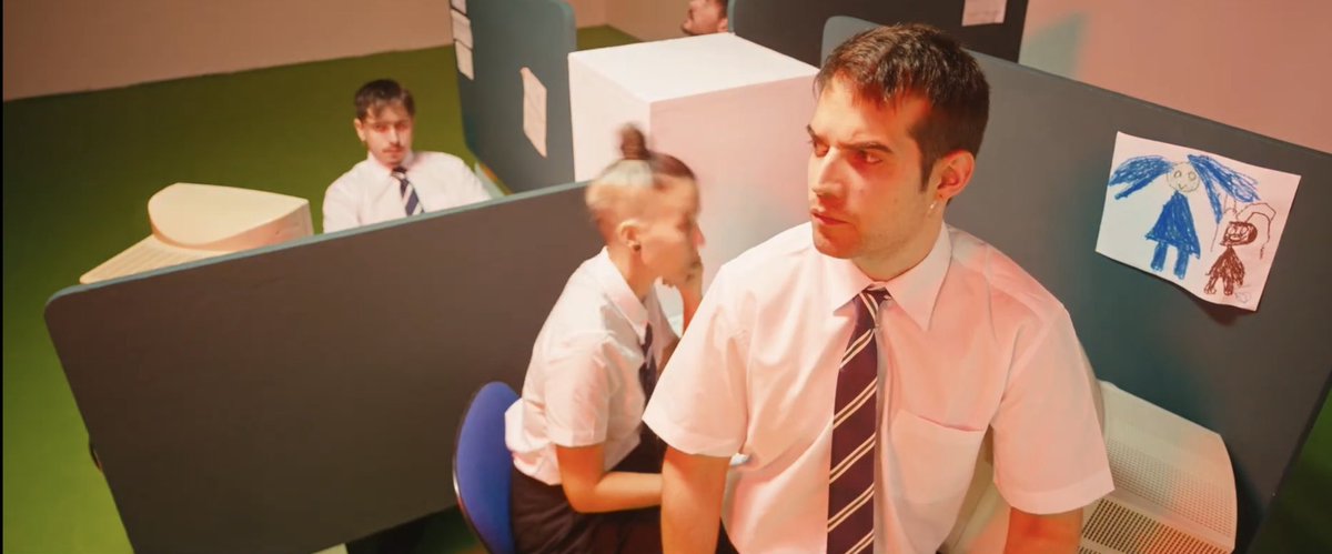 📸 Dirección de foto para el videoclip debut de “MOMO”. 
¿Tenéis una mechita conectada al pecho?🧨